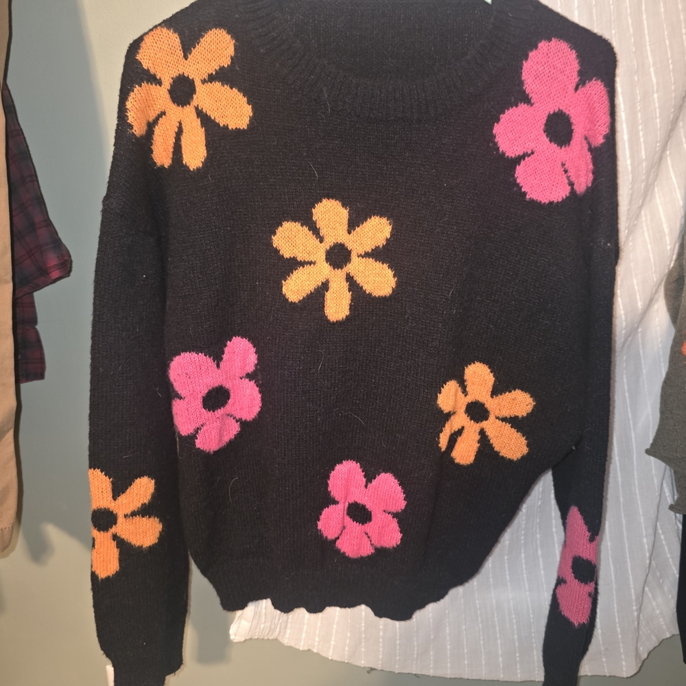 Floral Patterned Black Sweater